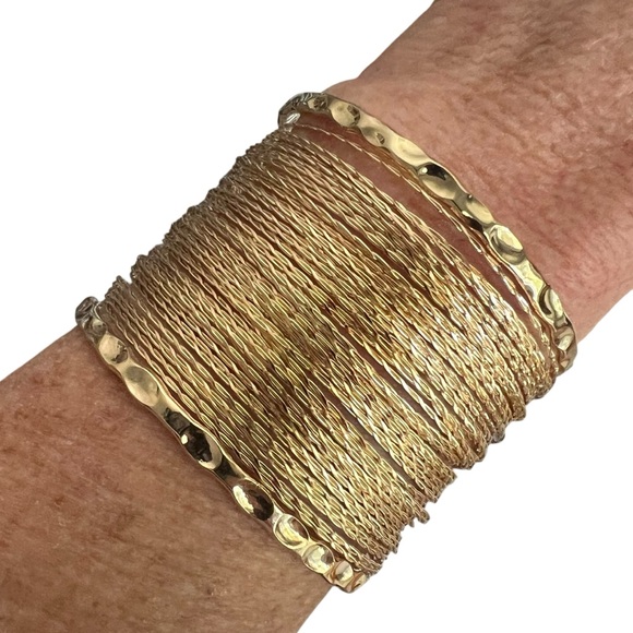 Elegant Gold Cuff Bracelet - Picture 5 of 8